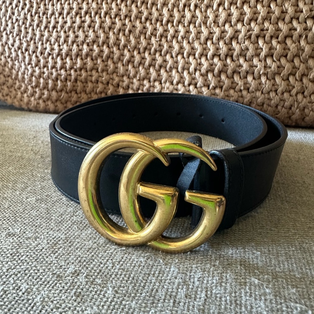Gucci Black Leather Belt with Gold GG Emblem sz 90